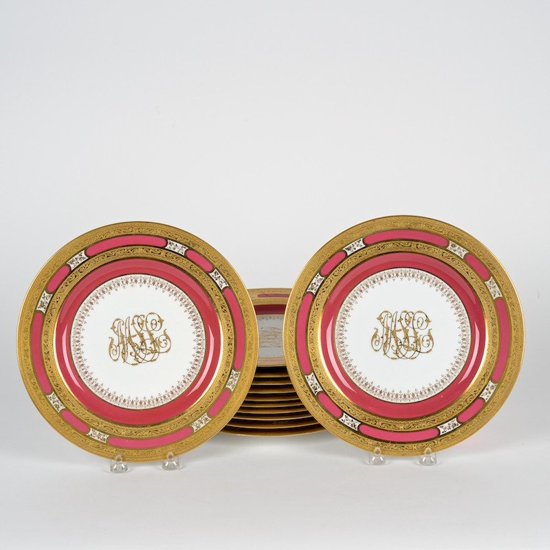 (12) Spode Copeland's porcelain dinner plates: (12) Spode Copeland's porcelain dinner plates, 20th c., made for Ovington Brothers, red ground with center monogram, 10.25"dia