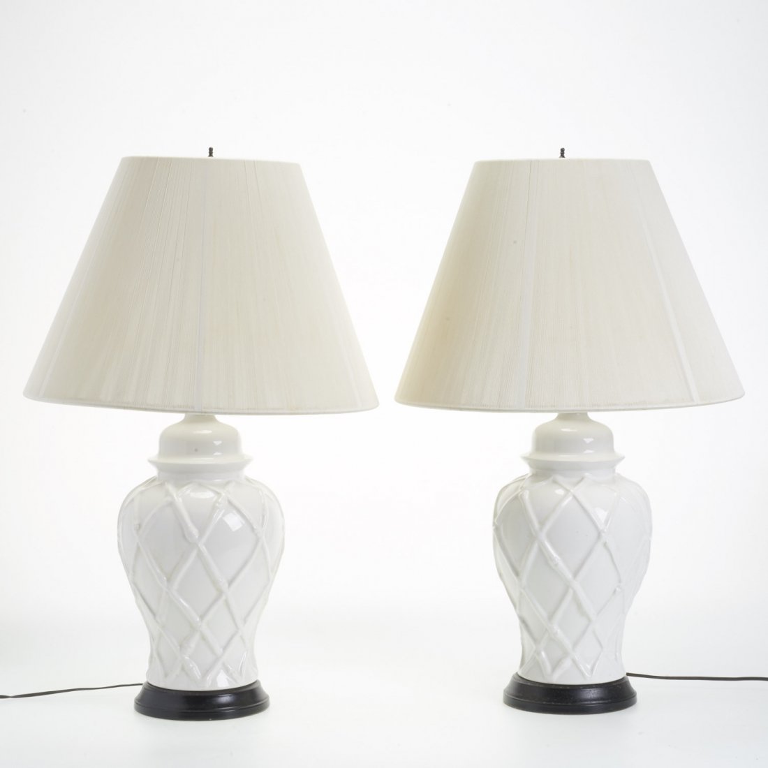 Pair Palm Beach style ceramic ginger jar lamps (1 of 5)