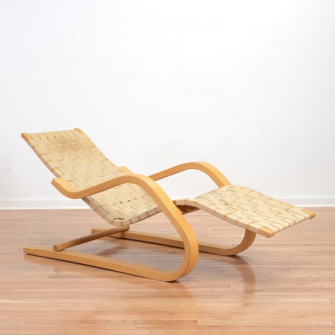 Alvar Aalto for Artek "No. 39" cantilever chaise (1 of 7)