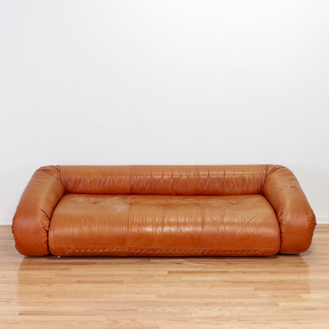 Alessandro Becchi "Anfibio" leather sofa (1 of 7)