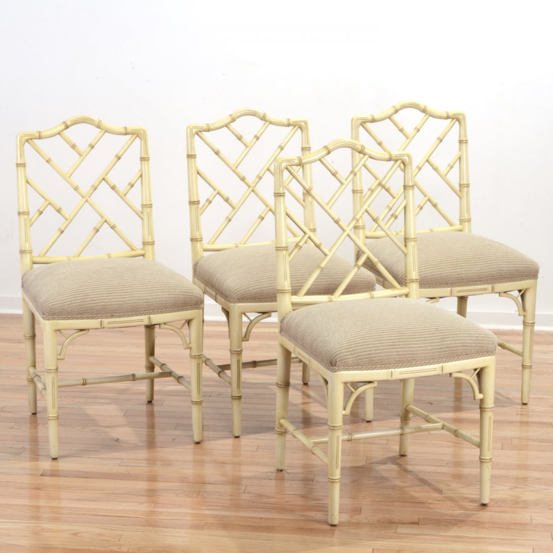 Set (4) Hollywood regency bamboo style chairs (1 of 6)