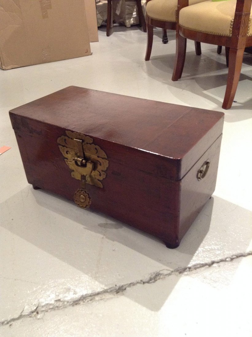 Chinese red lacquer box (1 of 2)