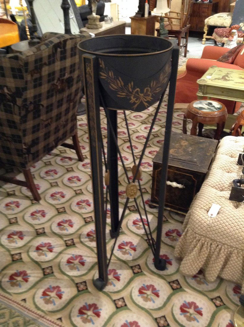 Regency style tole peinte jardiniere stand (1 of 2)