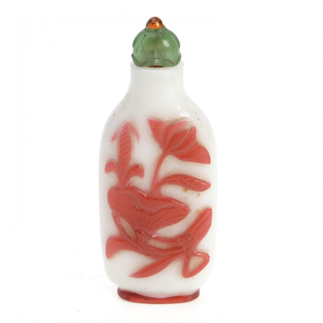 Chinese Peking cameo glass snuff bottle (1 of 3)