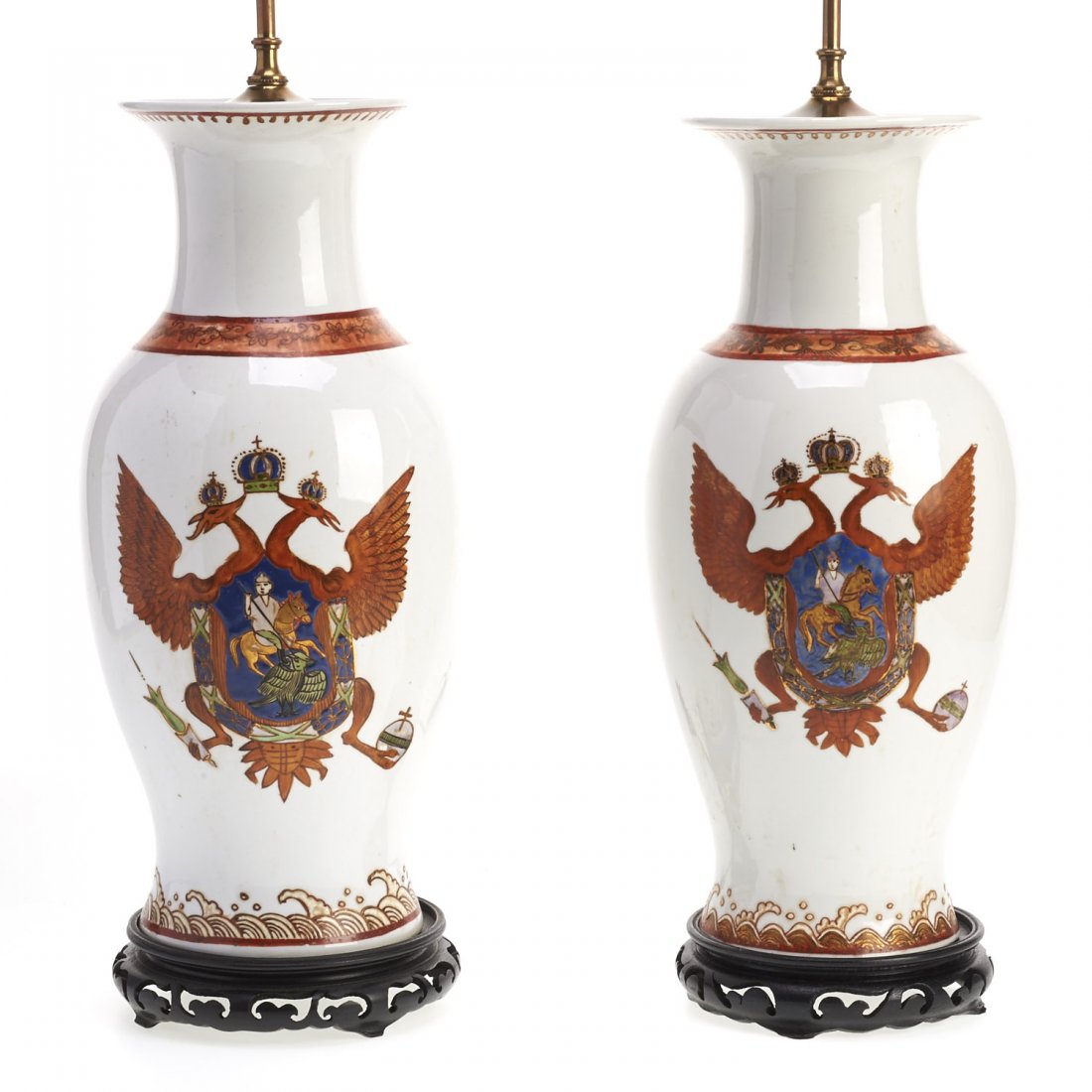 Pair Chinese Export armorial porcelain vases (1 of 5)