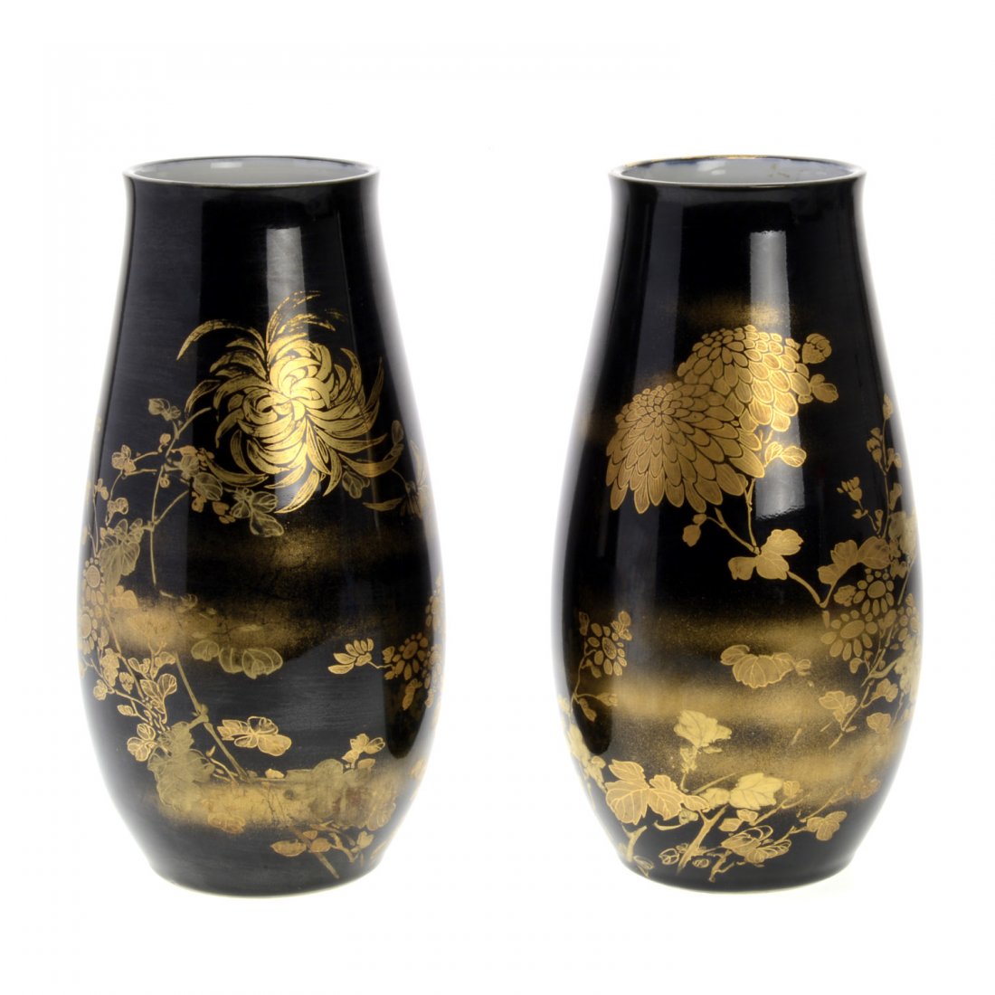Pair Namikawa Sosuke ceramic vases (1 of 6)