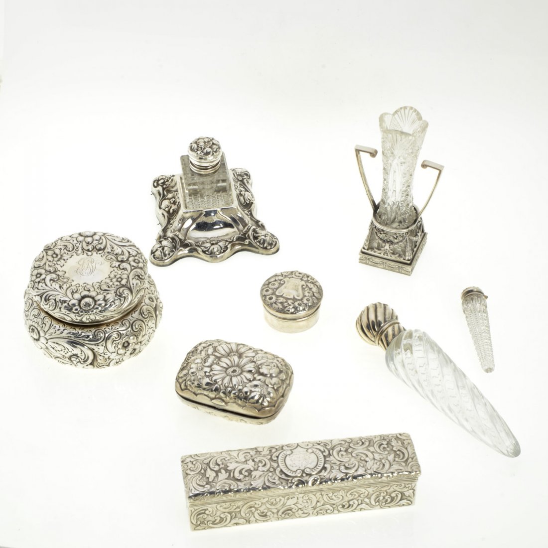 (8) English and American sterling dresser articles (1 of 8)