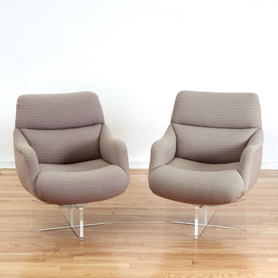 Pair Vladimir Kagan "Cosmos" lounge chairs (1 of 6)