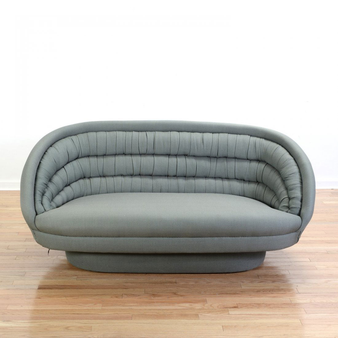 Vladimir Kagan "Crescent" sofa (1 of 5)