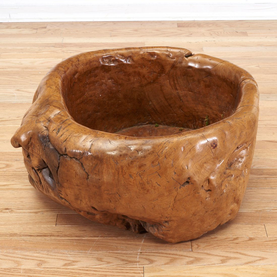 Manner Hap Sakwa massive rootwood bowl (1 of 7)
