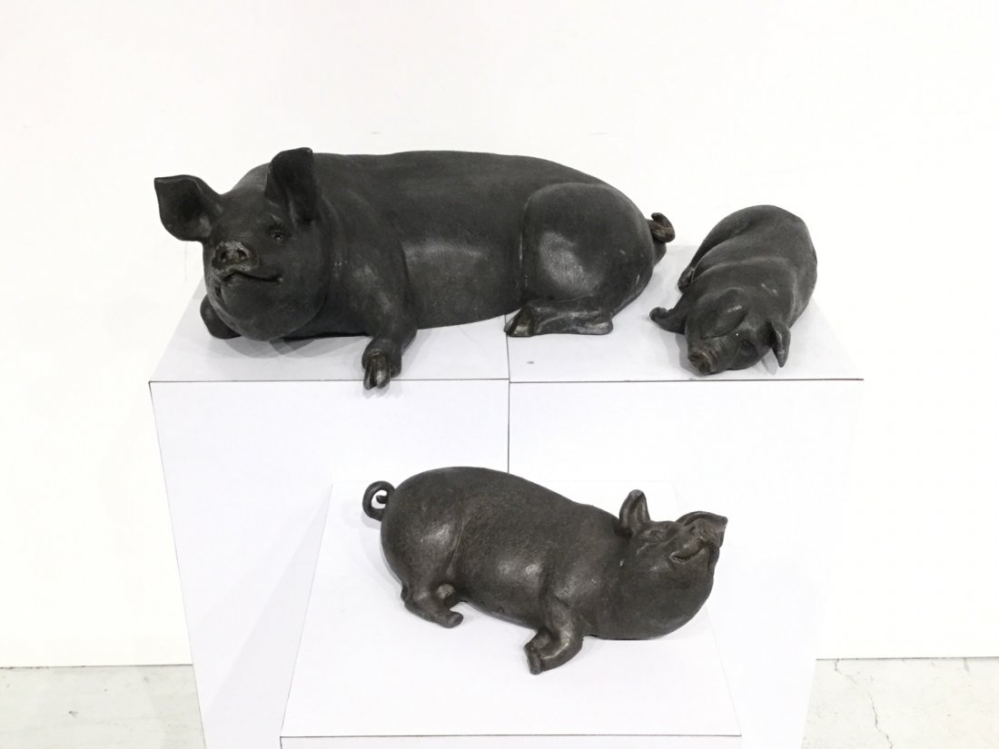 Set (3) English cast lead garden pigs (1 of 10)