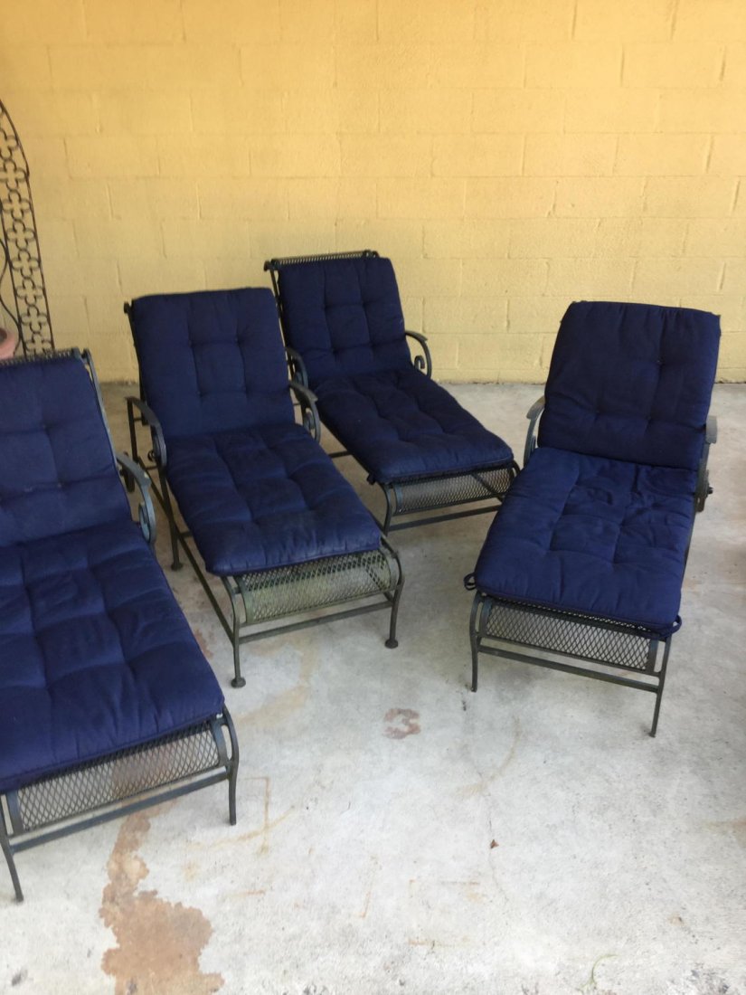 (4) vintage aluminum pool and patio lounge chairs (1 of 8)