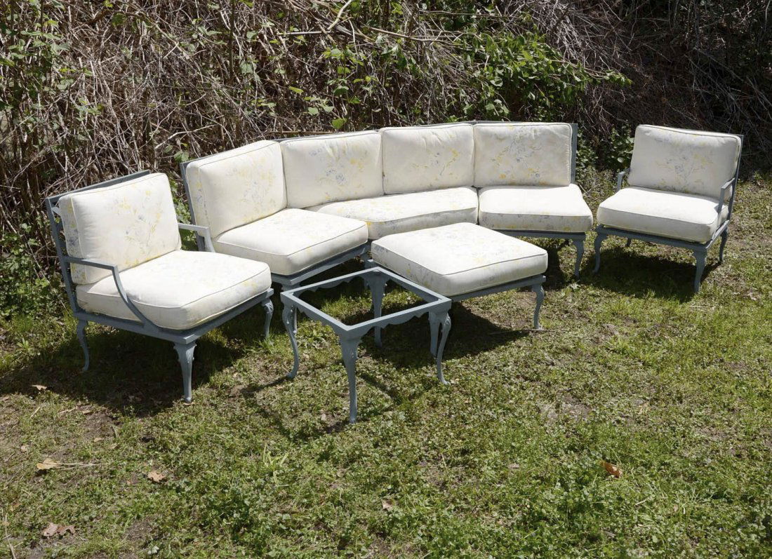 Green painted aluminum patio suite (1 of 7)