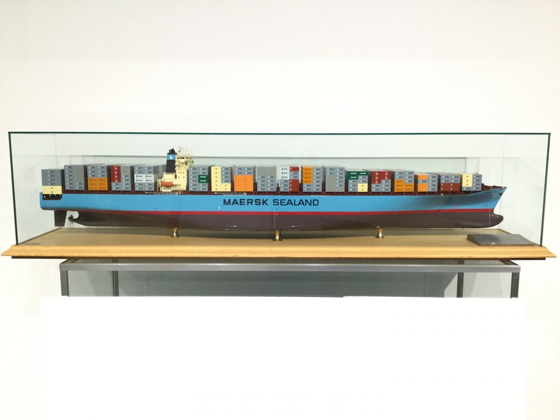 "C/V Carmen Fontana" 1/200 scale ship model (1 of 8)