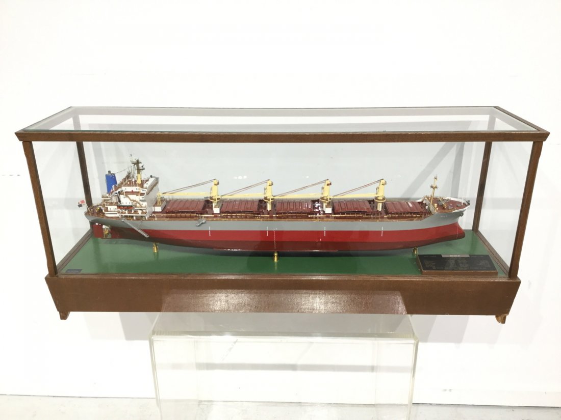 "Beth B" bulk carrier 1/200 scale ship model (1 of 8)