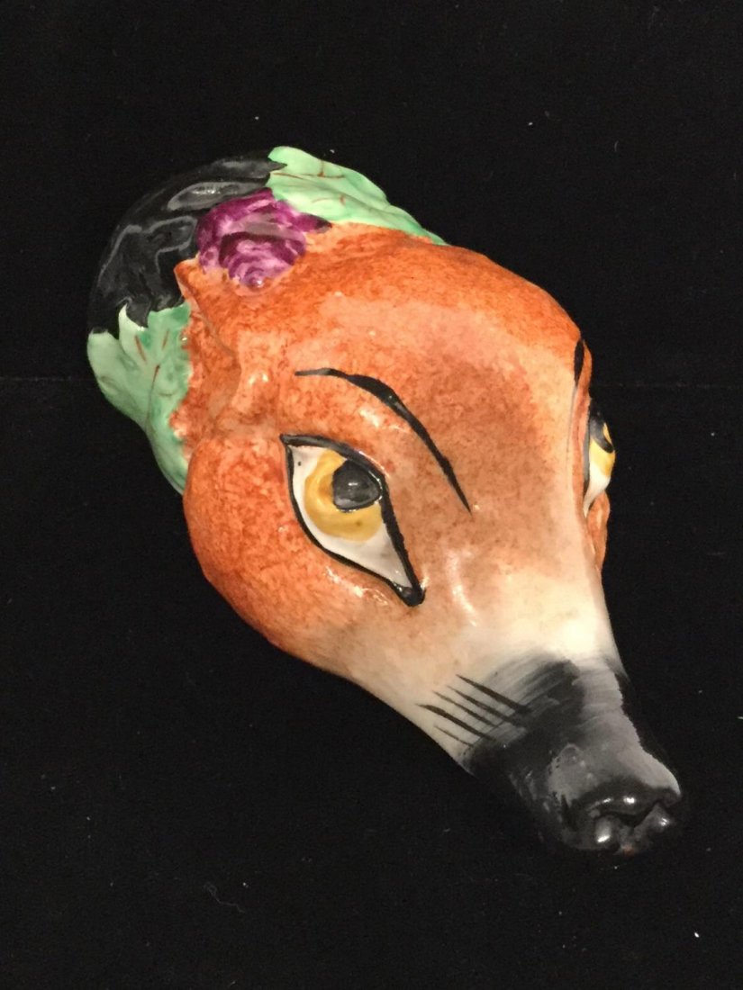 Staffordshire porcelain fox head stirrup cup (1 of 7)