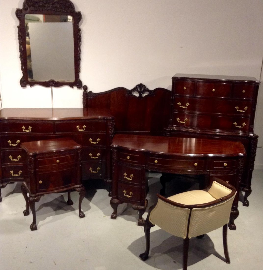 Colonial Revival (7)-piece mahogany bedroom set (1 of 8)