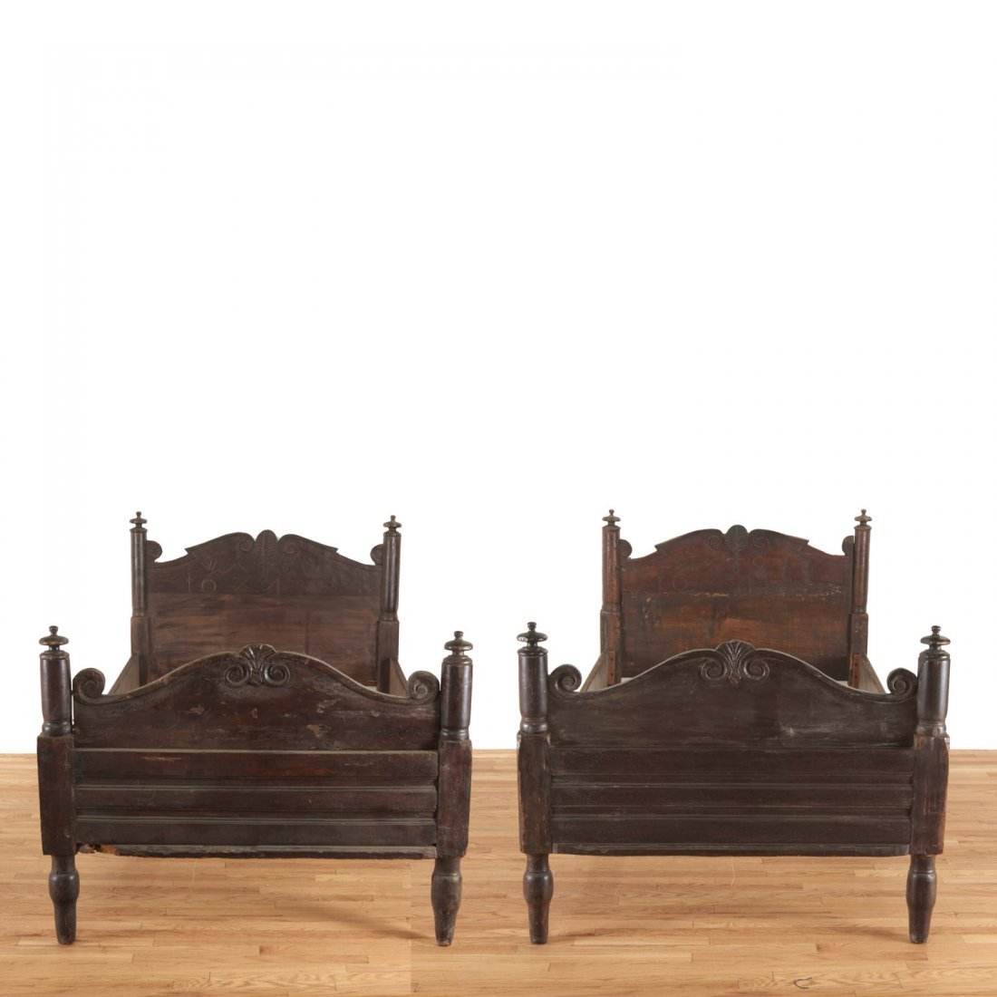 Pair Italian Baroque carved oak beds (1 of 10)