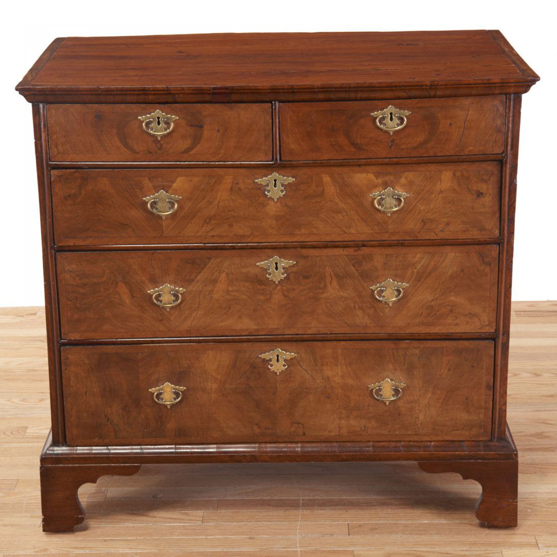 George II burled walnut chest of drawers (1 of 7)