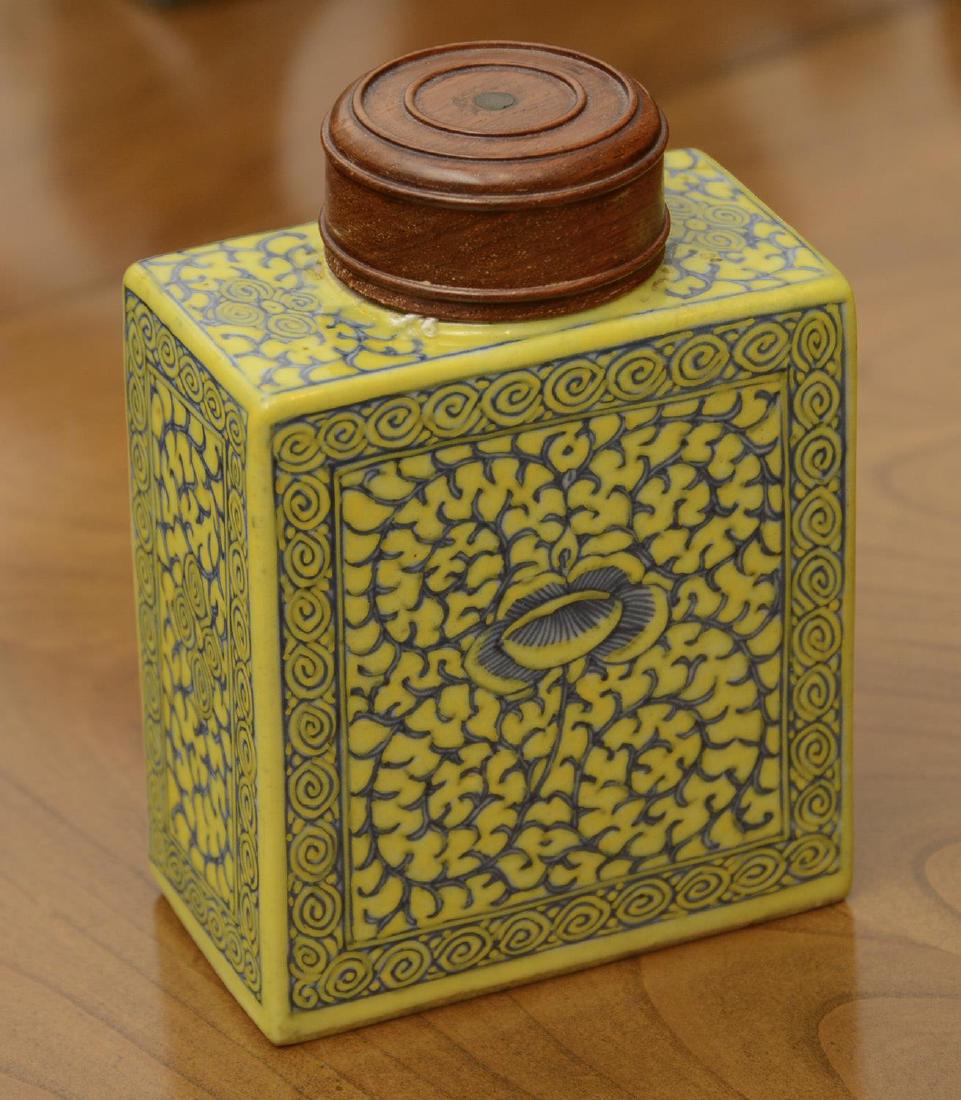 Chinese yellow ground porcelain tea caddy (1 of 6)