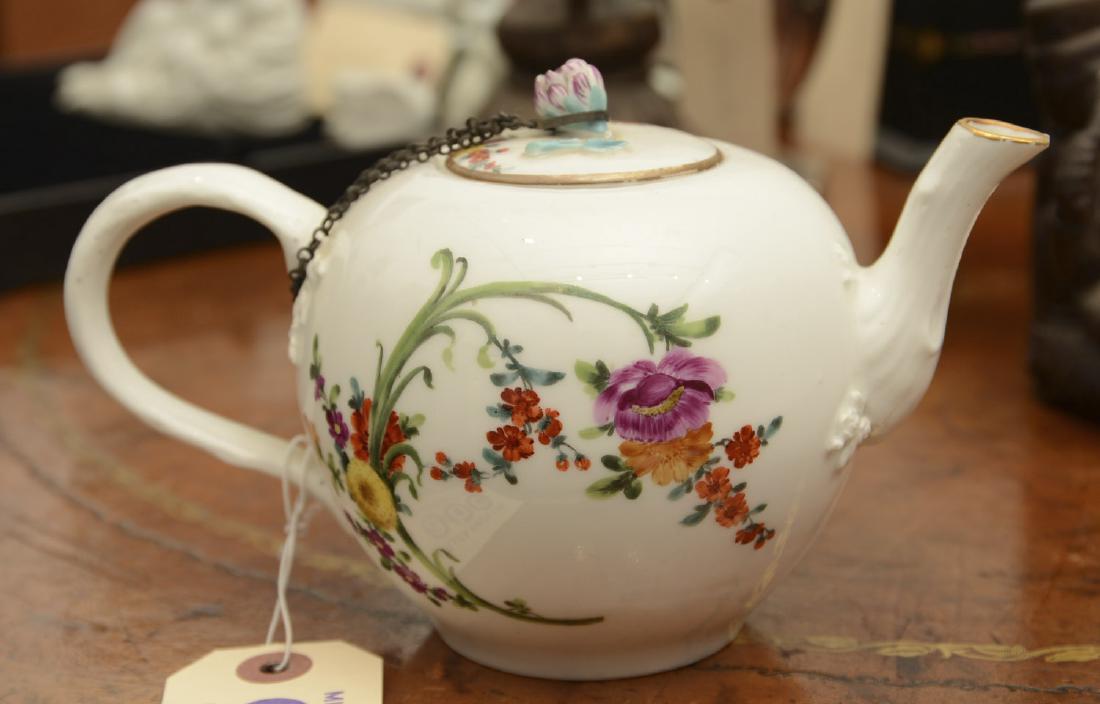 Early Meissen porcelain teapot (1 of 5)