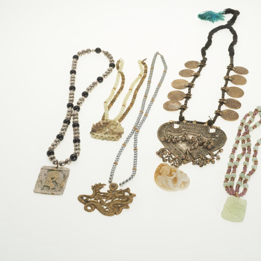Group Asian style jade and metal jewelry (1 of 7)