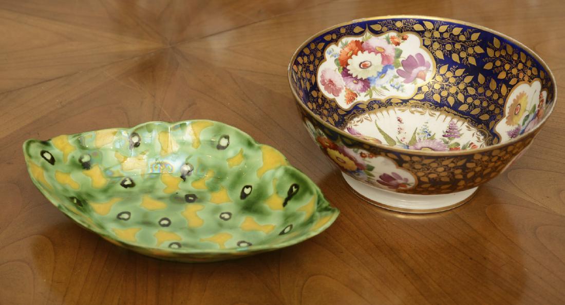 Spode egg-and-spinach dish and Worcester type bowl: Spode egg-and-spinach dish and Worcester type bowl, 19th c., (2) pieces, larger: 10.5"l