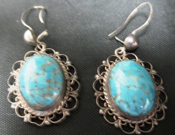 LOT OF STERLING SILVER TURQUOISE RINGS & EARRINGS - 2