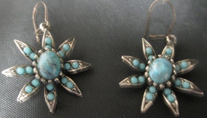 LOT OF STERLING SILVER TURQUOISE RINGS & EARRINGS - 3