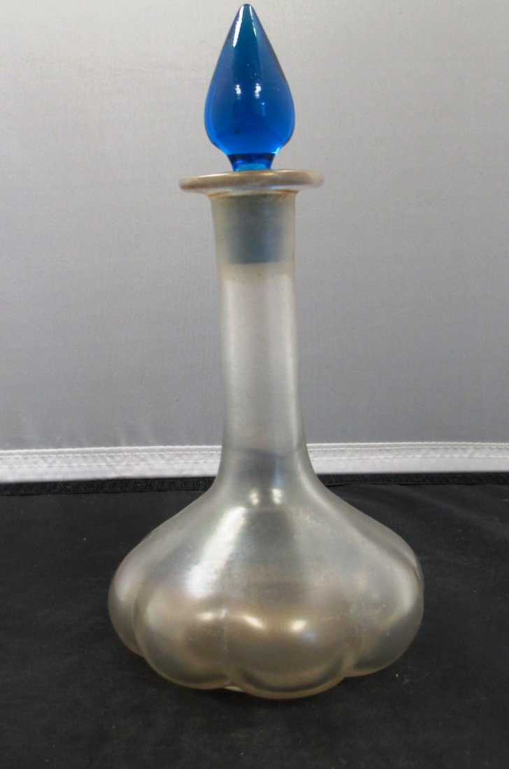 STEUBEN LONG NECK RIBBED BOTTOM PERFUME BOTTLE: Unique Steuben Perfume Bottle with Blue Glass Lid. Measures 7" Tall