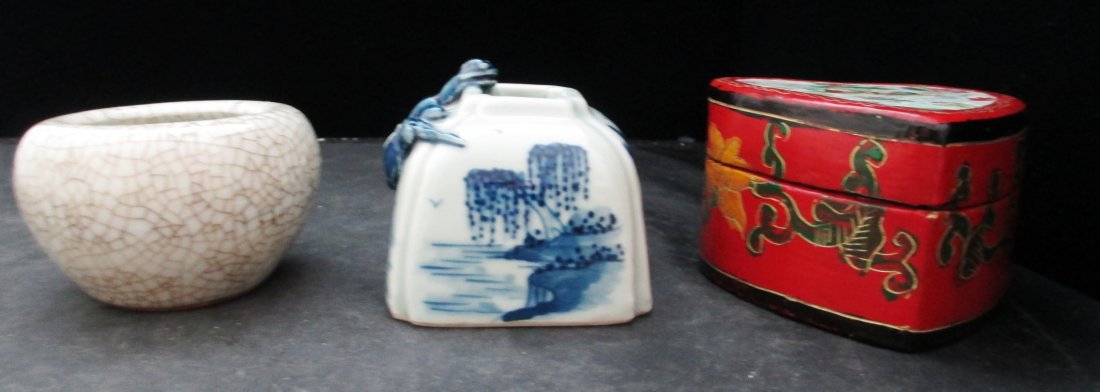LOT OF 3 CHINESE VASES AND BOX: LOT OF 3 CHINESE VASES AND BOX Porcelain Chinese Blue and White Vase with Trees Lizards and Mountains measures 2 1/2' Tall weights 224.4 Grams, Wood Carved Heart Trinket Box with Birds and Floral moti