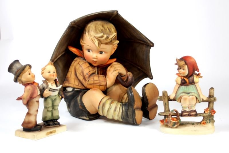 LARGE HUMMEL FIGURINE UMBRELLA BOY # 152A: Old Mark stamped on Bottom Very Rare Excelllent Condition measures 8" by 7 1/2" by 8" Also comes with 2 additional Hummel figurines. Duet and Girl on Wood Fence