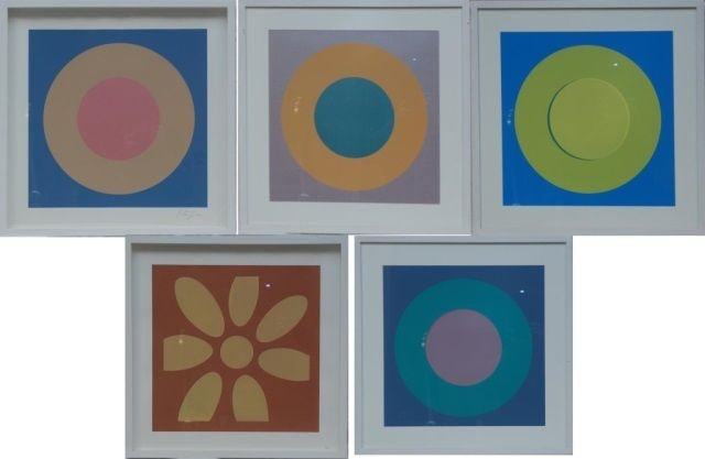 5pc SUITE CONTEMPORARY ART SIGNED PETER LEE: 5pc SUITE CONTEMPORARY ART SIGNED PETER LEE Largest measures 24" x 24" (60.96cm x 60.96cm) including frame. Two (2) are in shadow boxes. 4 depicting abstract circles and 1 a sun flower.