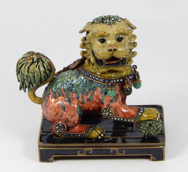 RARE JAY STRONGWATER ENAMEL & STONE FOO LION: RARE JAY STRONGWATER ENAMEL & STONE FOO LION. MEASURES 5" TALL BY 5" WIDE, TOTAL WEIGHT 1390g