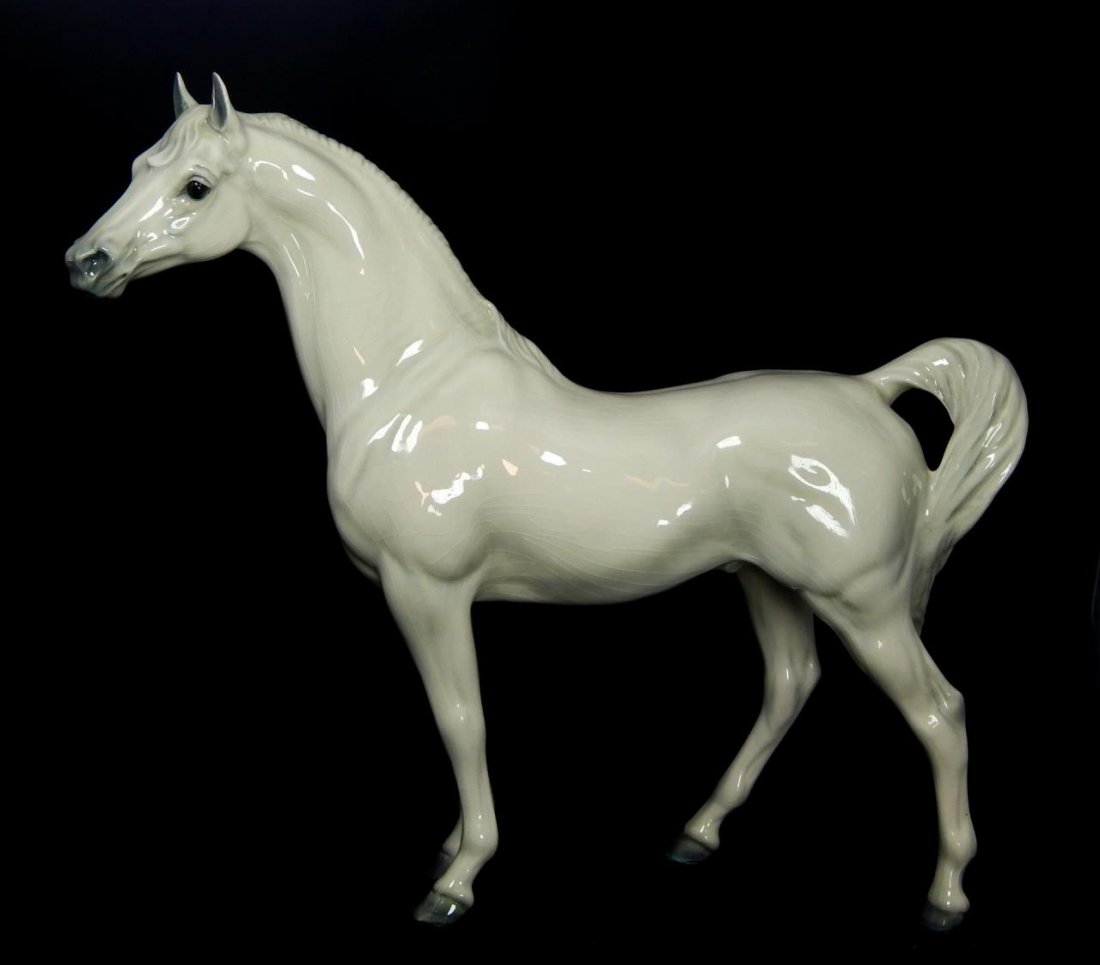 HAGENRENAKER FINE PORCELAIN HORSE STATUE