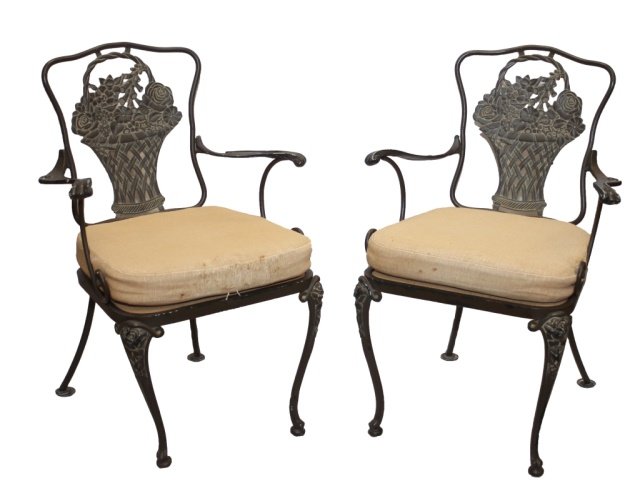 (2) VINTAGE BROWN JORDAN WROUGHT IRON CHAIRS: (2) VINTAGE BROWN JORDAN WROUGHT IRON CHAIRS. MEASURES 34" TALL BY 24" WIDE.
