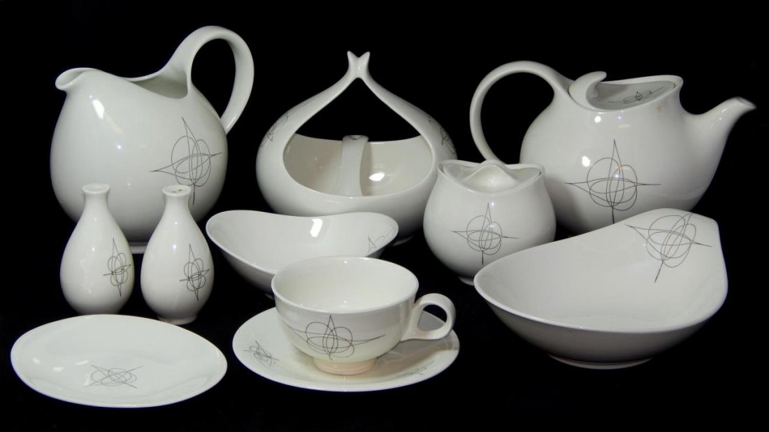 92 PIECE EVA ZEISEL HALLCRAFT CHINA SET: A 92 piece Eva Zeisel for Hallcraft China set including 9 dinner plates, 12 salad plates, 15 bread & butter plates, 12 coupe soup bowls, 12 sauce/dessert/sauce bowls, 12 teacups, 8 saucers, 2 serving