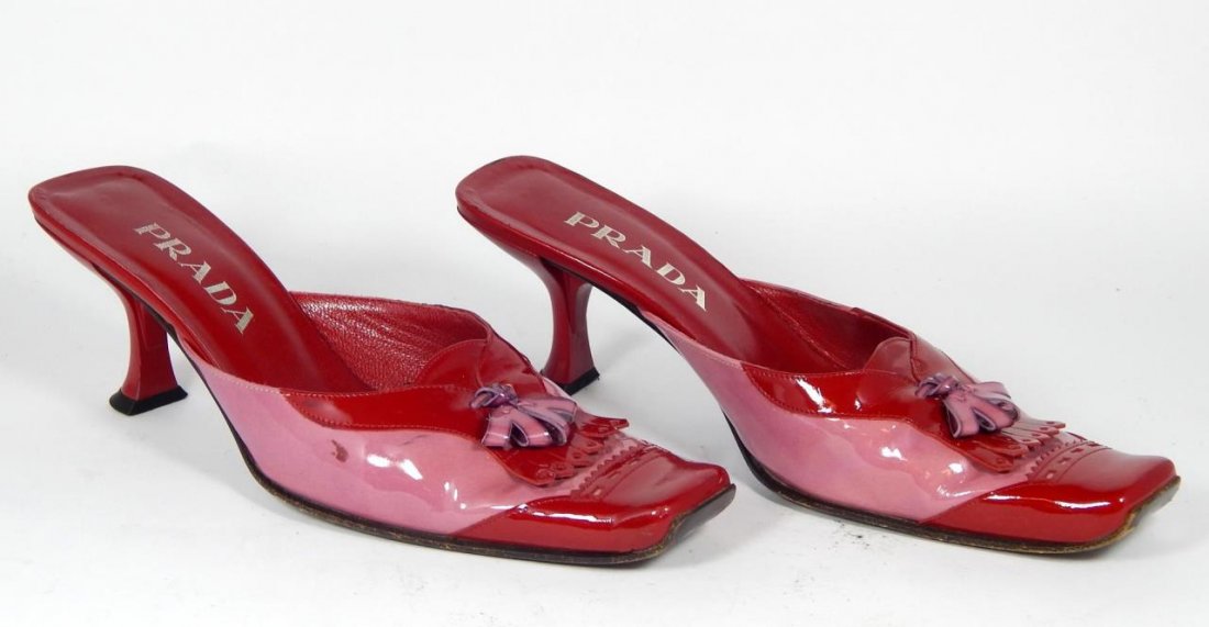 PRADA PATENT LEATHER SHOES SIZE 39: PRADA PATENT LEATHER SHOES SIZE 39