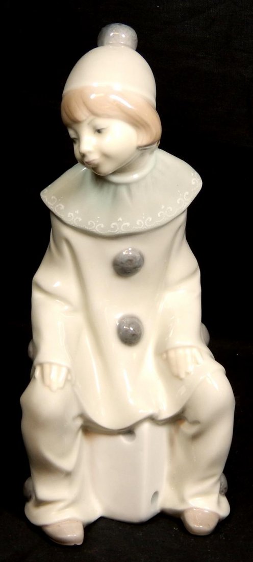 LLADRO SPANISH PORCELAIN FIGURE 'GIRL w DICE' 1176: A Lladro Spanish porcelain figure 'Girl with Dice' or 'Nena Dado'. Sculpted by Juan Huerta. Glazed finish. Issued in 1971 and retired in 1981. Measures approx. 7 3/4" height.