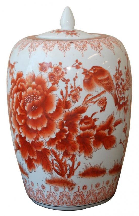 ANTIQUE CHINESE LARGE COVERED GINGER JAR: Dates to the early 20th century. Depicting birds in a tree. Measures 17" (43.18cm) Tall to the top of finial. Total weight 3.99kg.
