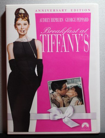 "BREAKFAST AT TIFFANY'S" DVD MOVIE - 1961 - ANNIVERSARY: "BREAKFAST AT TIFFANY'S" DVD MOVIE - 1961 - ANNIVERSARY EDITION - CAST: AUDREY HEPBURN, GEORGE PEPPARD - NOT RAED - GENRE: COMEDY/DRAMA