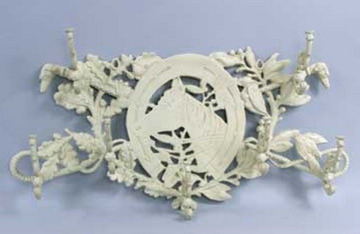 PAINTED CAST IRON HORSE HAT RACK: PAINTED CAST IRON HORSE HAT RACK - DIMENSIONS: 12" X 1" X 23"