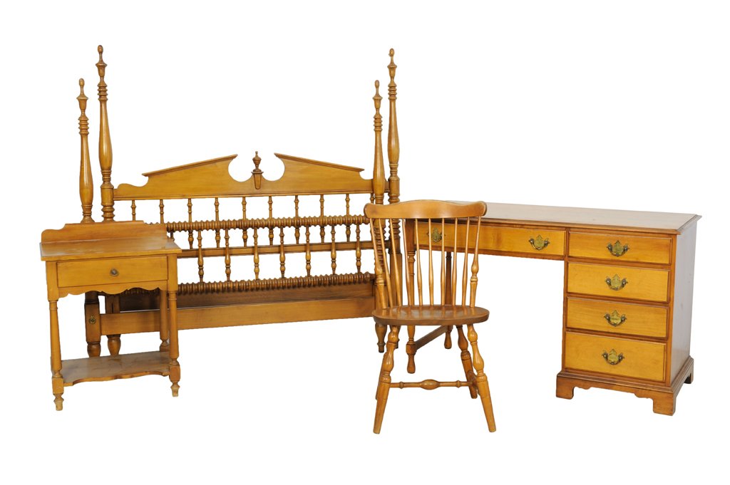 AN ANTIQUE MAPLE AND BLOND FURNITURE COLLECTION: AN ANTIQUE MAPLE AND BLOND FURNITURE COLLECTION Early - Mid 20th Century An antique group of furniture includes a maple turned bed, a desk, chair, and nightstand. 30¼ x 48¼ x 21 inches Four pieces t