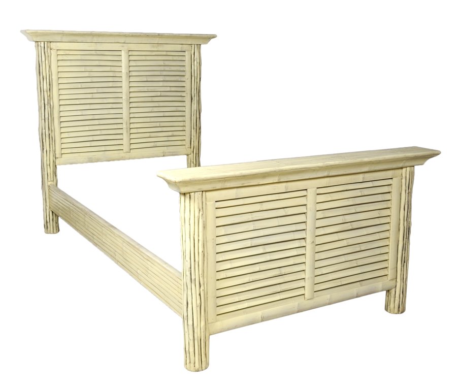 A KENIAN BAMBOO TWIN BED BY KREISS 21st Century Very go: A KENIAN BAMBOO TWIN BED BY KREISS 21st Century A Kenian Bamboo Twin Bed by Kreiss features a stepped edge cornice with slatted center and compound bamboo uprights. Very good condition. H41 x W79 inch