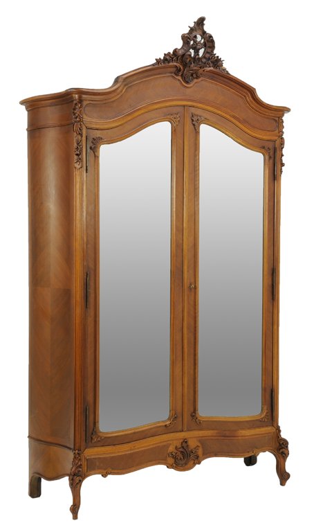 A LOUIS XV STYLE DIAMOND PARQUETRY ARMOIRE WITH BUD DET: A LOUIS XV STYLE DIAMOND PARQUETRY ARMOIRE WITH BUD DETAIL Early 20th Century An antique Louis XV style armoire features an acanthus and rose bud pierced carved crest, two conforming mirrored doors fl