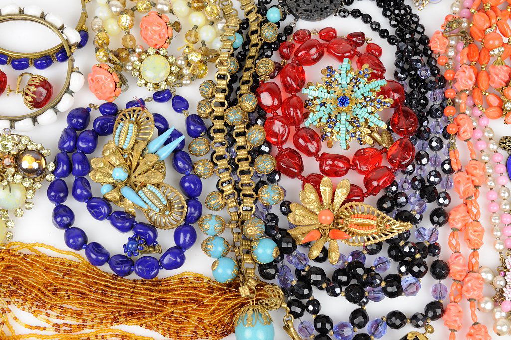 A GROUP OF ORIGINAL MIRIAM HASKELL JEWELRY: A GROUP OF ORIGINAL MIRIAM HASKELL JEWELRY Includes pins, necklace sets, earrings, bangles. All signed "" Miriam Haskell"" or ""haskell"" on the back. Very good condition. Twenty eight pieces total.