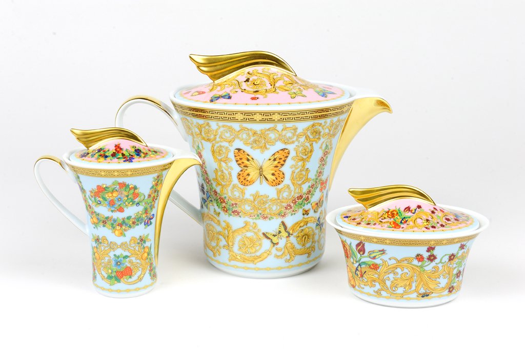 A ROSENTHAL BY VERSACE 'LE JARDIN DE VERSACE' THREE: A ROSENTHAL BY VERSACE 'LE JARDIN DE VERSACE' THREE PIECE TEA SET 20th Century Rosenthal meets Versace Service: Le Jardin de Versace An enchanting garden in delicate pastel shades and an opulent diver