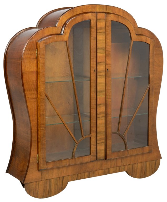AN ART DECO STYLE LIGHTED CURIO DISPLAY