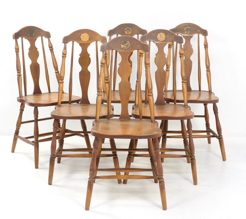 A SET OF SIX ANTIQUE WINDSOR STYLE SIDE CHAIRS: A SET OF SIX ANTIQUE WINDSOR STYLE SIDE CHAIRS Early - Mid 20th Century A set of six antique Windsor style side chairs features a camel arch crest rail, with canted and turned uprights with center urn