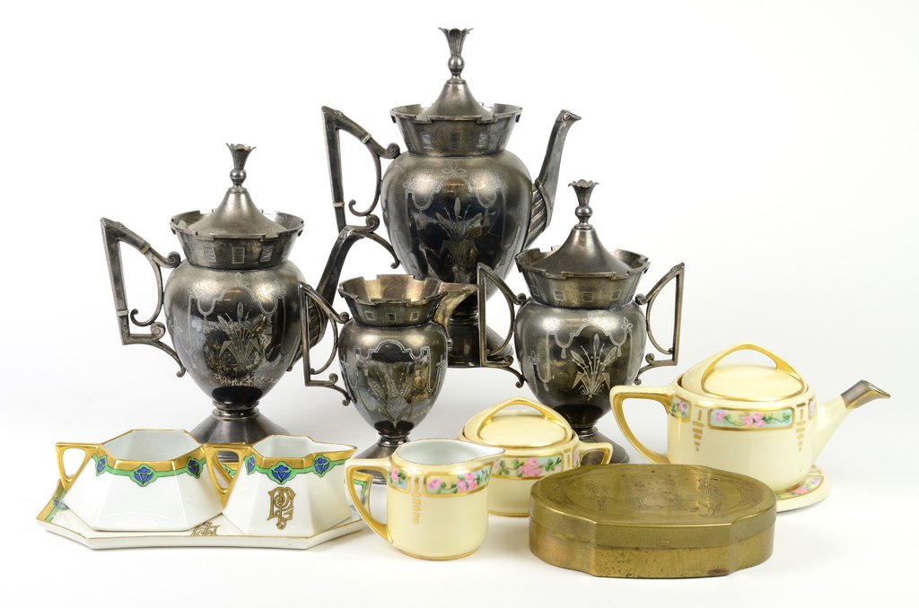 AN ANTIQUE ART DECO TEA SERVICE COLLECTION AND A: AN ANTIQUE ART DECO TEA SERVICE COLLECTION AND A COURTLY BOX Early 20th Century Minor wear detected. Overall in good condition. 12 x 9½ x 5½ inches